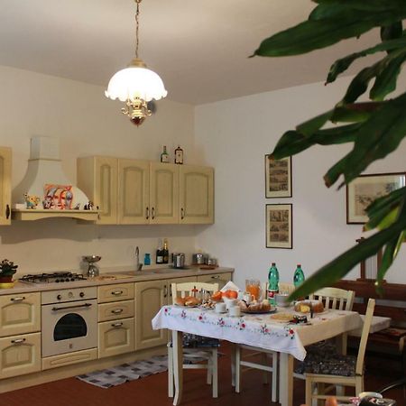 Terrazze Dell'Artista Bed and Breakfast Saletto Eksteriør billede