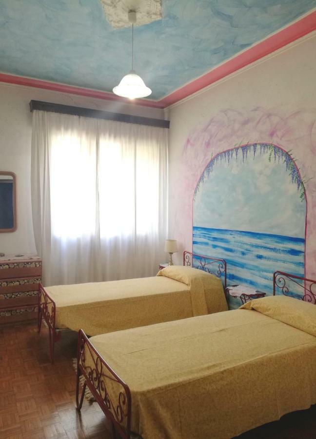 Terrazze Dell'Artista Bed and Breakfast Saletto Eksteriør billede